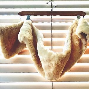 Crème/Beige faux fur and satin scarf in great condition-hardly worn!